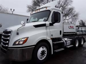 2019 Freightliner Cascadia - Day Cab