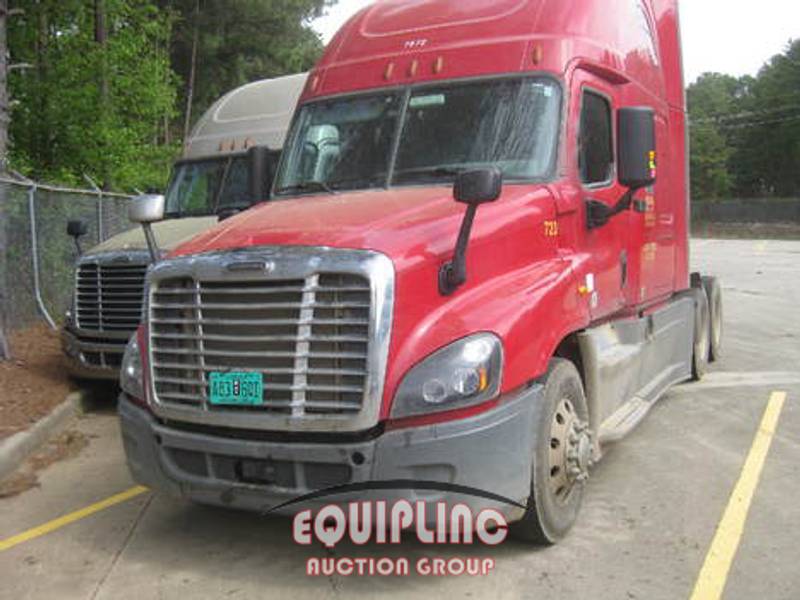 2017 Freightliner PX125064S
