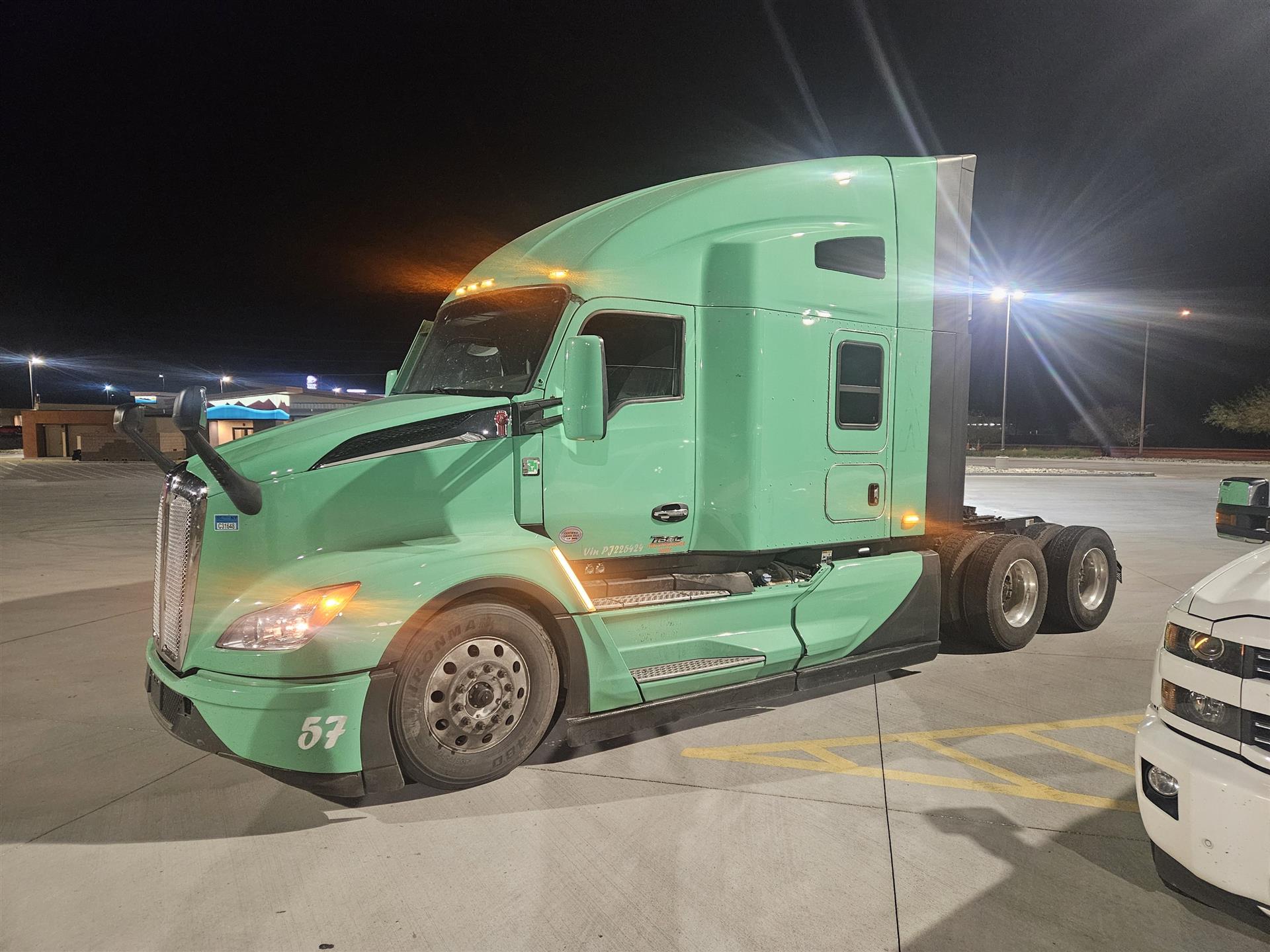 2023 Kenworth T680 For Sale 76" Sleeper 1PJ225424