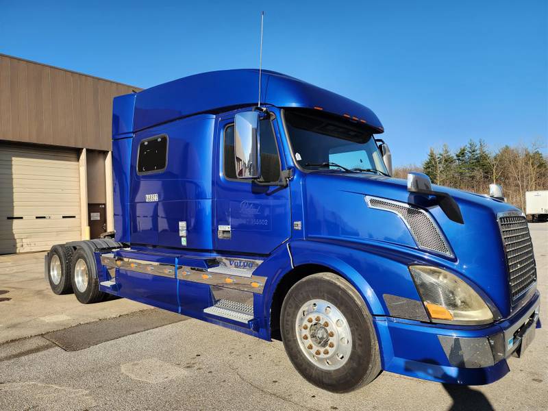 2013 Volvo VNL 730 (For Sale) | 77