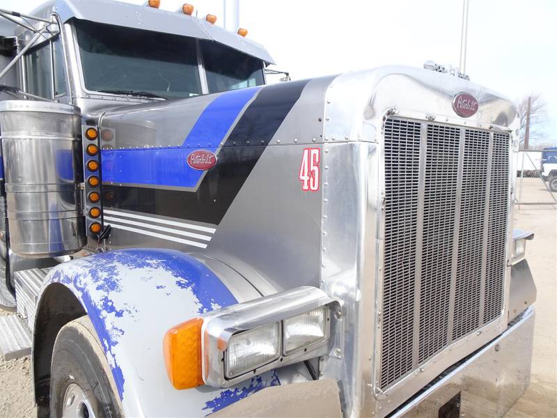 2004 Peterbilt 379 (For Sale) | 62