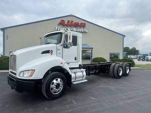 2014 Kenworth T440 - Cab & Chassis