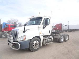 2011 Freightliner Cascadia - Day Cab