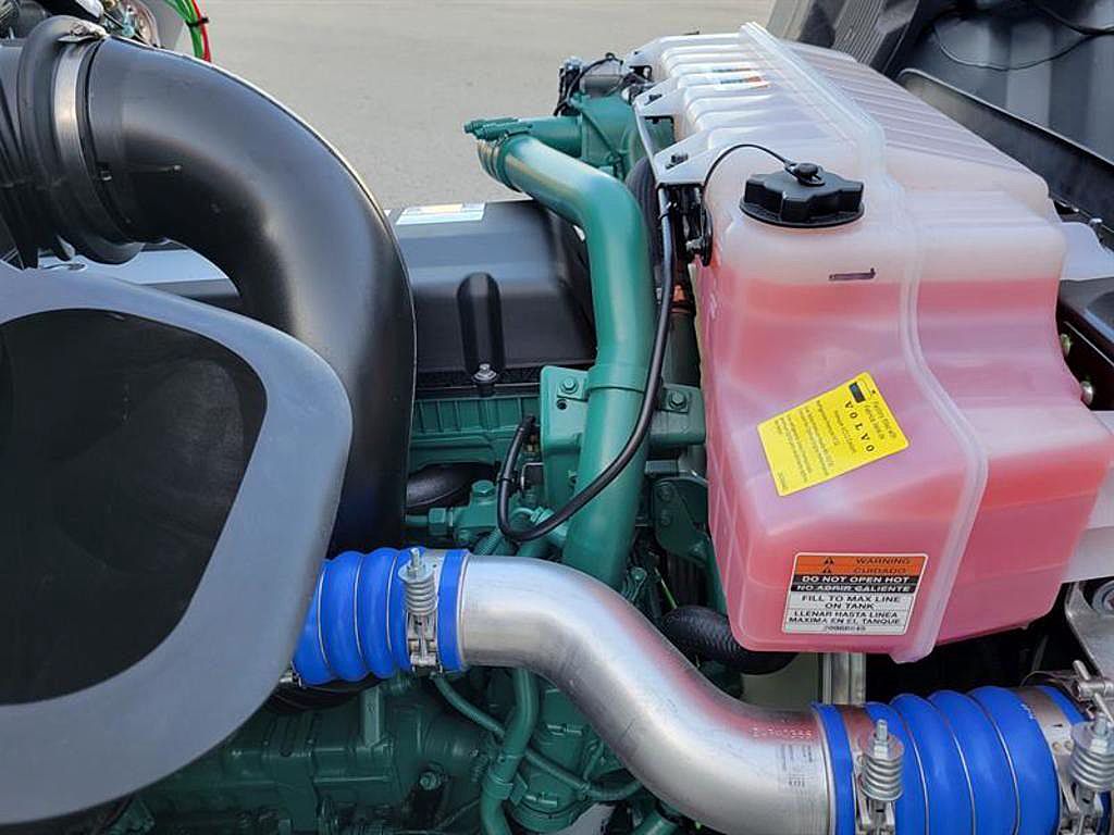 2025 Volvo VNL 760 (For Sale) Sleeper Truck VT25020