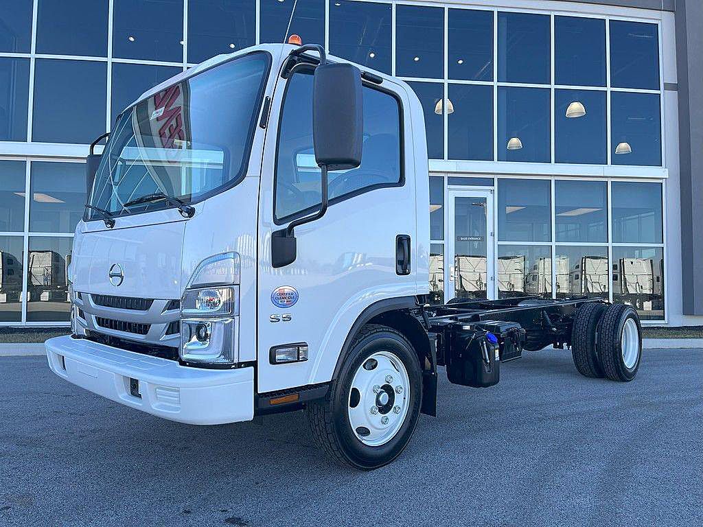 2024-hino-s5.1.jpg