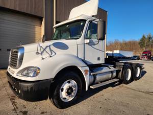 2006 Freightliner Columbia 120 - Day Cab