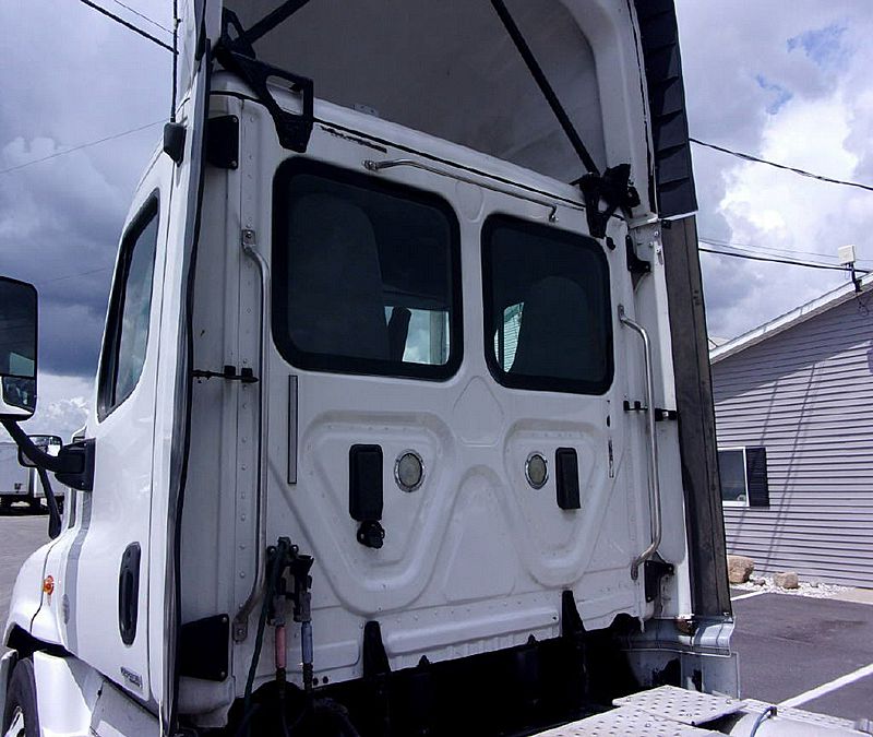 2017 Freightliner CASCADIA