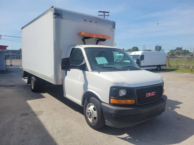 2017 GMC G3500 (For Sale) | Day Cab | #776470