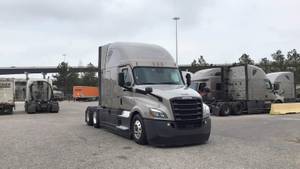 2023 Freightliner Cascadia - Sleeper Truck