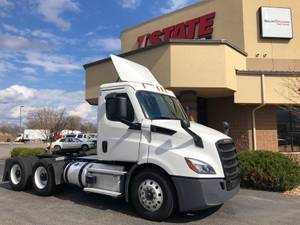 2022 Freightliner Cascadia PE116DC - Day Cab