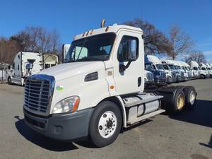 2015 Freightliner CASCADIA PX11364ST - Day Cab