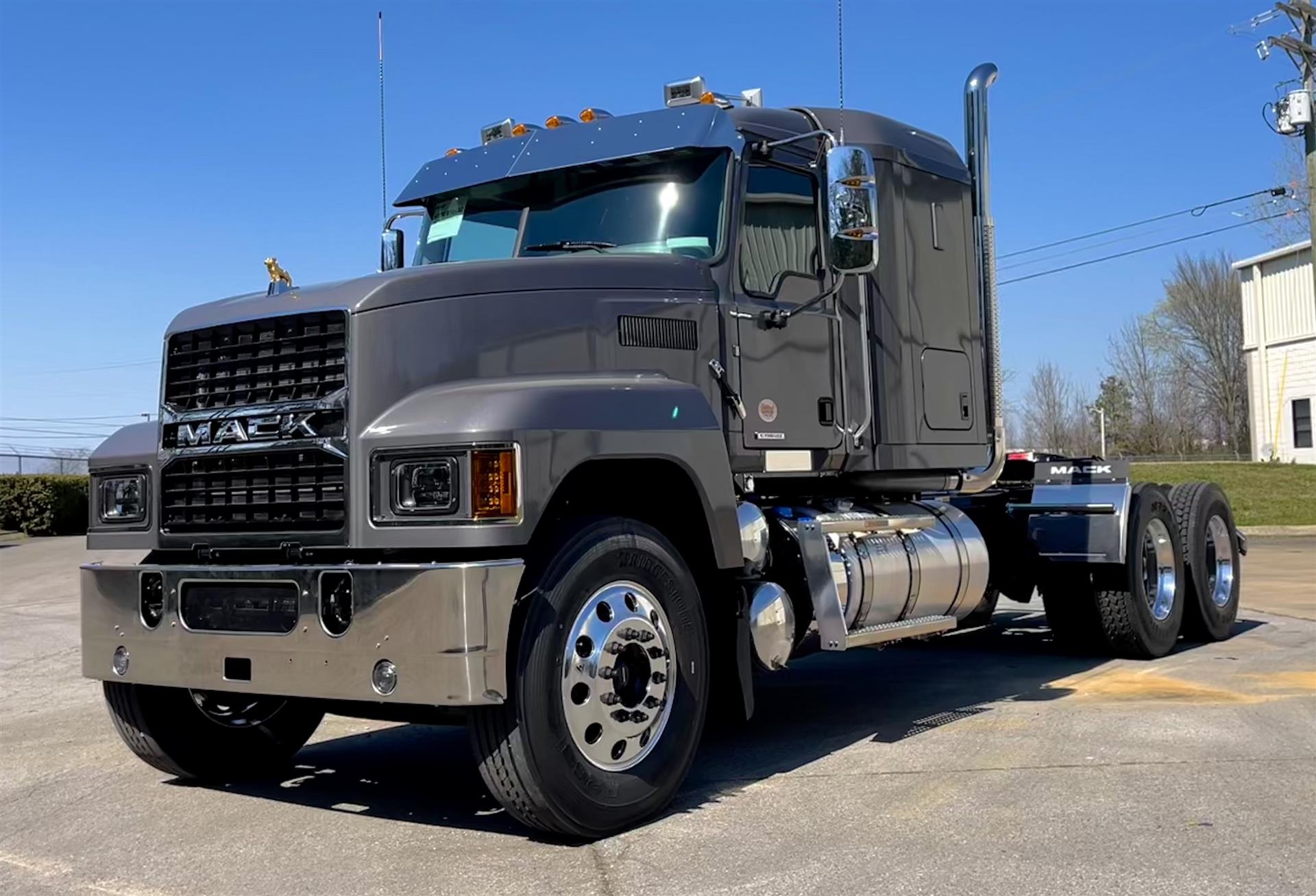 2025 Mack Pinnacle Day Cab