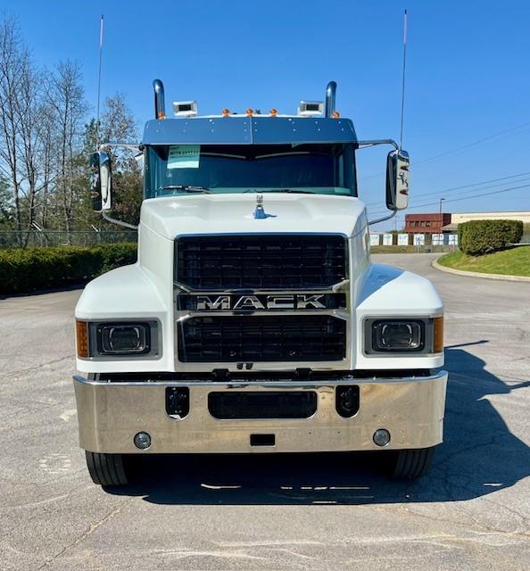 2025 Mack Pinnacle PI64T M778 For Sale 48" Sleeper M016133