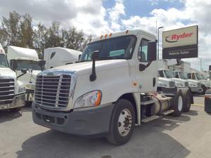 2014 Freightliner Cascadia 125 - Day Cab