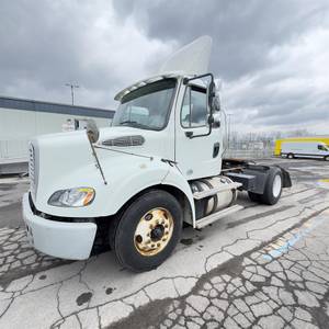 2017 Freightliner M2 112 - Day Cab