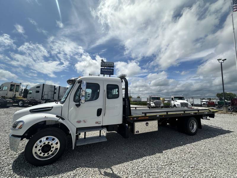 2025 Freightliner M2 106 (for Sale) 