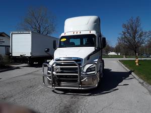 2021 Freightliner CASCADIA PX11664ST - Day Cab