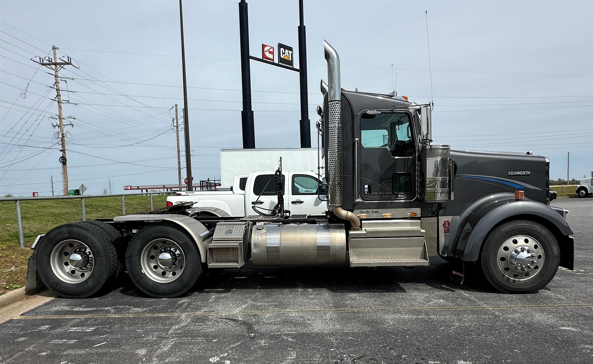 2019 Kenworth W900L (For Sale) | Day Cab | #0570815