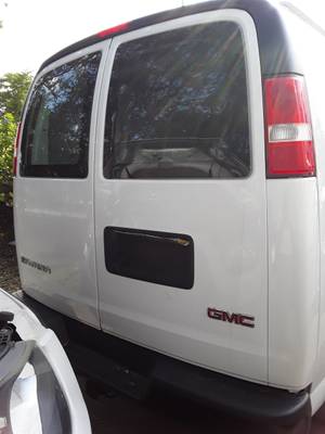 2018 GMC 3500 (PANEL VAN) - Day Cab
