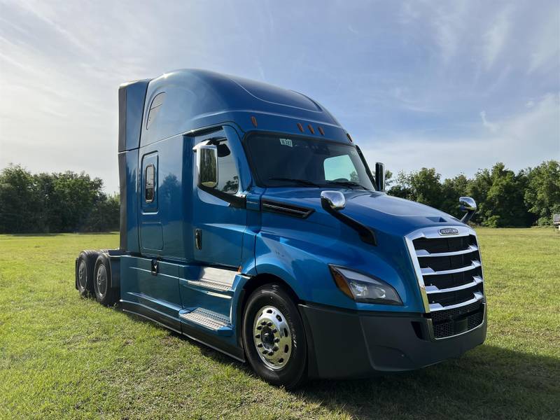 2025 Freightliner Cascadia For Sale 72" Sleeper VP2161