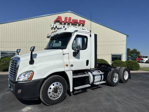 2017 Freightliner Cascadia - Day Cab