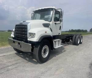 2013 Freightliner 114SD - Cab & Chassis