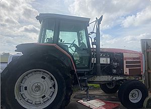 Massey Ferguson 8140 - Tractor