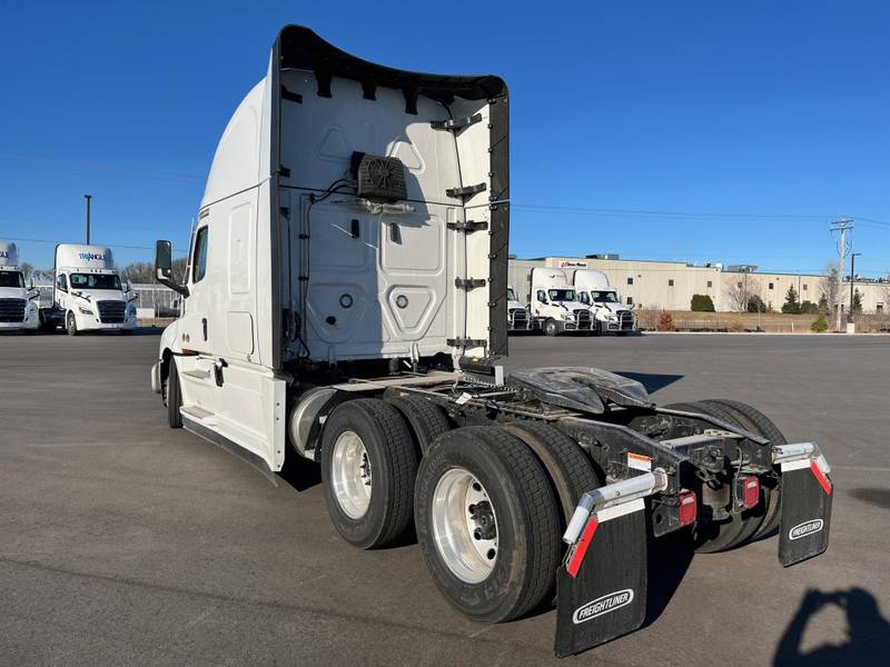 2025 Freightliner New Cascadia (For Sale) 72" Sleeper 800575