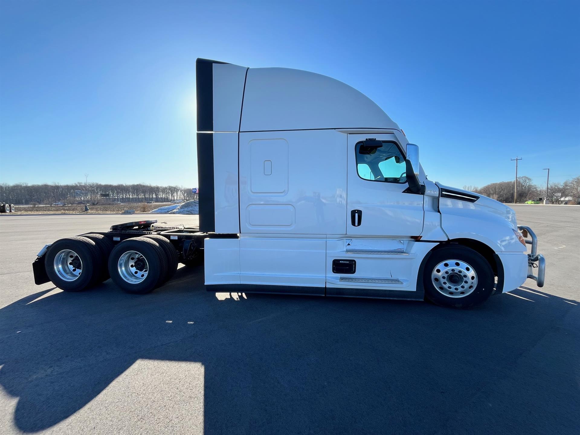 2025 Freightliner New Cascadia For Sale 72" Sleeper 800575