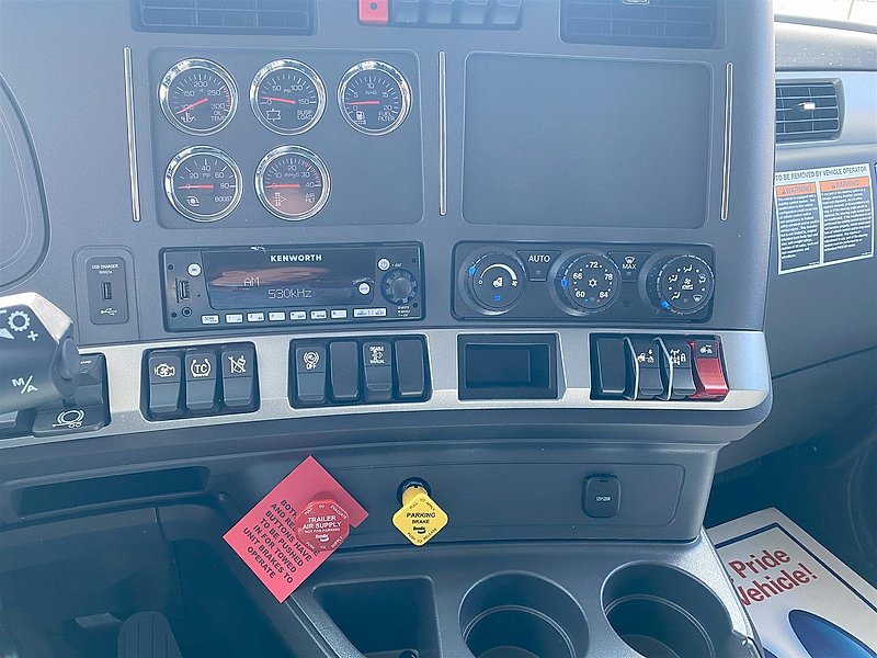2025 Kenworth T680 For Sale 76" Sleeper SJ126660