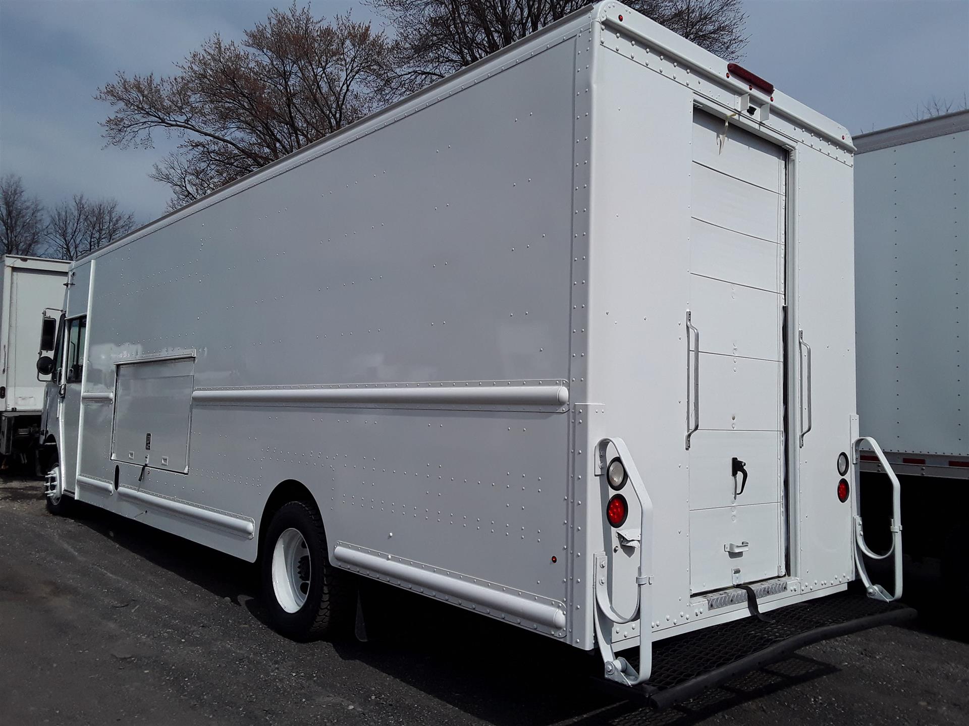 2017 Freightliner MT-55 WALK-IN (For Sale) | Day Cab | #664931