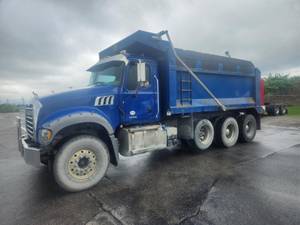 2019 Mack Granite GR64F - Dump Truck