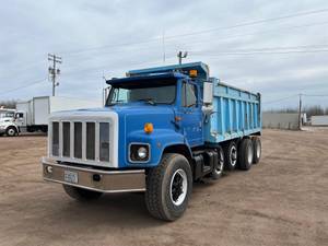 1993 International 2674 - Dump Truck
