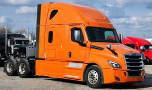 2023 Freightliner Cascadia - Sleeper Truck
