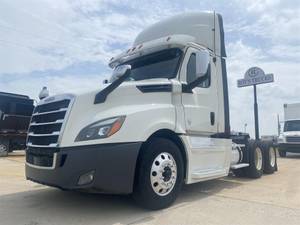2018 Freightliner Cascadia 126 - Day Cab