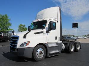 2020 Freightliner Cascadia Day Cab - Day Cab