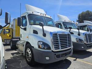 2020 Freightliner Cascadia 113 - Day Cab