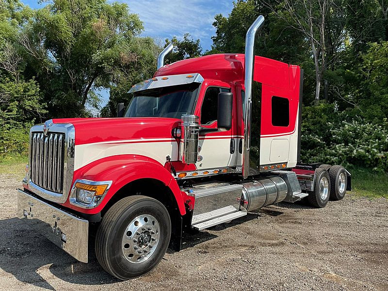 2024 International HX520 (For Sale) 73" Sleeper SN685315