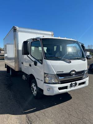 2019 Hino 155dc - Box Truck
