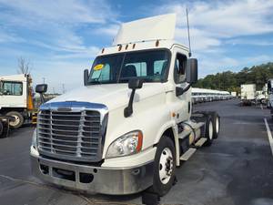 2015 Freightliner CASCADIA PX12564ST - Day Cab