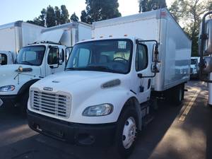 2007 Freightliner M2 106 - Day Cab
