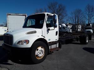 2012 Freightliner M2 106 - Day Cab