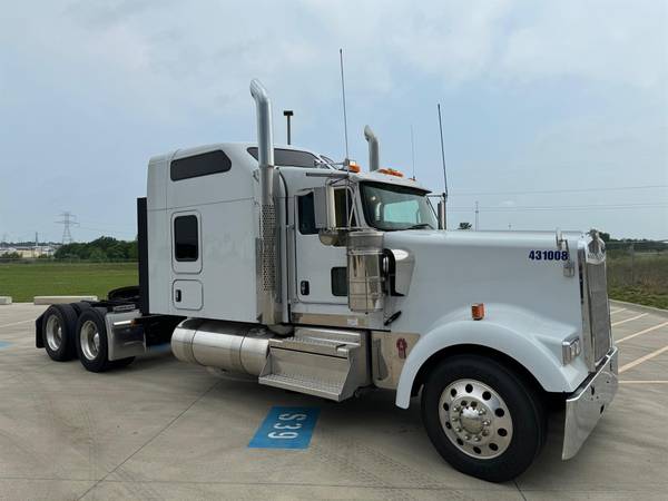 2024 Kenworth W900L (For Sale) | Sleeper Truck | #RN-3252