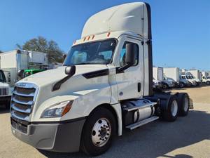 2020 Freightliner Cascadia - Day Cab
