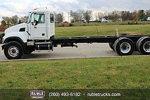 2005 Mack CV713