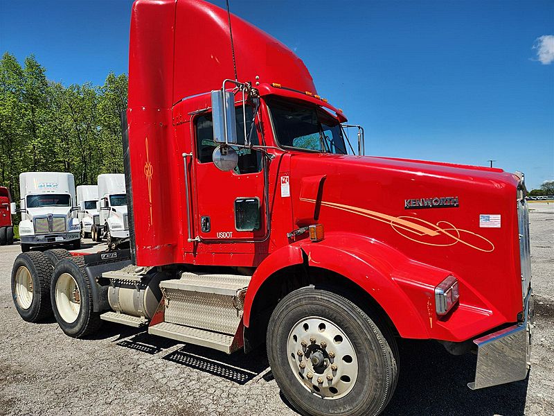 2011 Kenworth T800 (For Sale) | Day Cab | #182