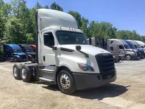 2020 Freightliner OTHER - Day Cab