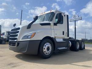 2020 Freightliner Cascadia 126 - Day Cab