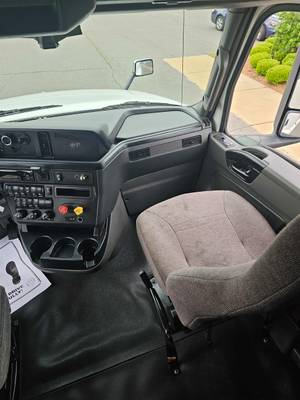 2019 International LT625 - Sleeper Truck