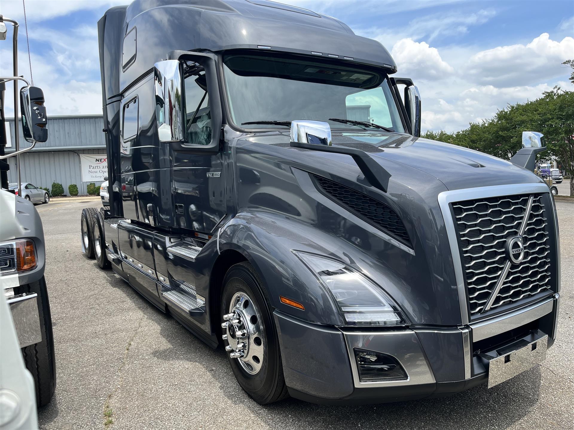 2025 Volvo VNL 860 For Sale Sleeper Truck 11VN660329